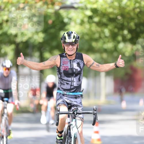 11.08.2024 - GEWOBA Citytriathlon Bremen H.Heesch http://msf.ph/oto/6778073 11.08.2024 11:46:25 Radfahren 703, 757, 768, 773, 806, 839, 843, 942, 962 meine-sportfotos.de