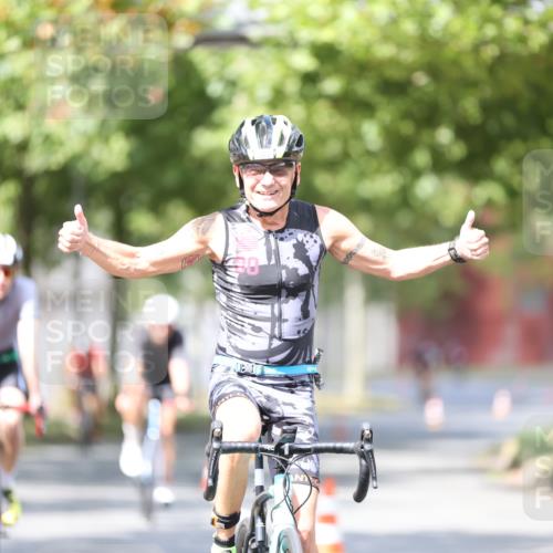 11.08.2024 - GEWOBA Citytriathlon Bremen H.Heesch http://msf.ph/oto/6778079 11.08.2024 11:46:26 Radfahren 703, 757, 768, 773, 839, 843, 942, 962 meine-sportfotos.de