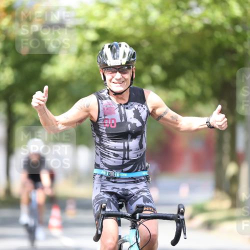 11.08.2024 - GEWOBA Citytriathlon Bremen H.Heesch http://msf.ph/oto/6778092 11.08.2024 11:46:26 Radfahren 703, 757, 768, 773, 839, 843, 942, 962 meine-sportfotos.de