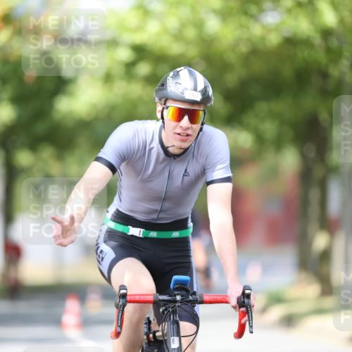 11.08.2024 - GEWOBA Citytriathlon Bremen H.Heesch http://msf.ph/oto/6778099 11.08.2024 11:46:27 Radfahren 703, 757, 768, 773, 839, 843, 942 meine-sportfotos.de
