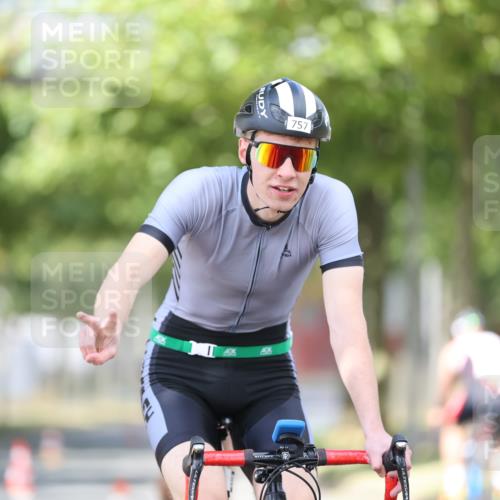 11.08.2024 - GEWOBA Citytriathlon Bremen H.Heesch http://msf.ph/oto/6778107 11.08.2024 11:46:27 Radfahren 703, 757, 768, 773, 839, 843, 942 meine-sportfotos.de