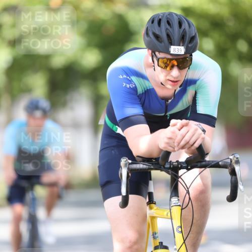 11.08.2024 - GEWOBA Citytriathlon Bremen H.Heesch http://msf.ph/oto/6778131 11.08.2024 11:46:28 Radfahren 703, 757, 768, 773, 839, 843, 942 meine-sportfotos.de