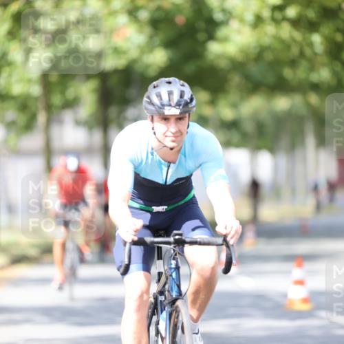 11.08.2024 - GEWOBA Citytriathlon Bremen H.Heesch http://msf.ph/oto/6778141 11.08.2024 11:46:29 Radfahren 703, 757, 768, 773, 839, 843, 942 meine-sportfotos.de