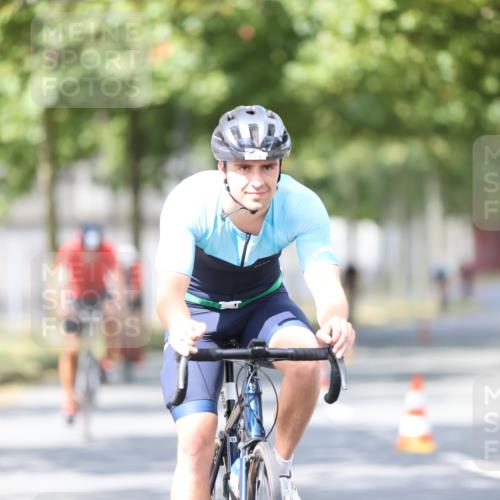 11.08.2024 - GEWOBA Citytriathlon Bremen H.Heesch http://msf.ph/oto/6778144 11.08.2024 11:46:29 Radfahren 703, 757, 768, 773, 839, 843, 942 meine-sportfotos.de