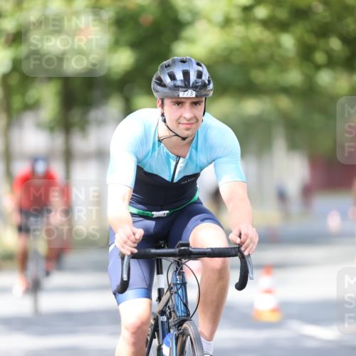 11.08.2024 - GEWOBA Citytriathlon Bremen H.Heesch http://msf.ph/oto/6778149 11.08.2024 11:46:29 Radfahren 703, 757, 768, 773, 839, 843, 942 meine-sportfotos.de