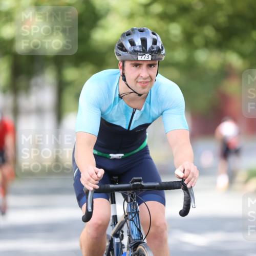 11.08.2024 - GEWOBA Citytriathlon Bremen H.Heesch http://msf.ph/oto/6778157 11.08.2024 11:46:29 Radfahren 703, 757, 768, 773, 839, 843, 942 meine-sportfotos.de