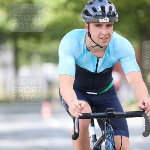 11.08.2024 - GEWOBA Citytriathlon Bremen H.Heesch http://msf.ph/oto/6778170 11.08.2024 11:46:29 Radfahren 703, 757, 768, 773, 839, 843, 942 meine-sportfotos.de