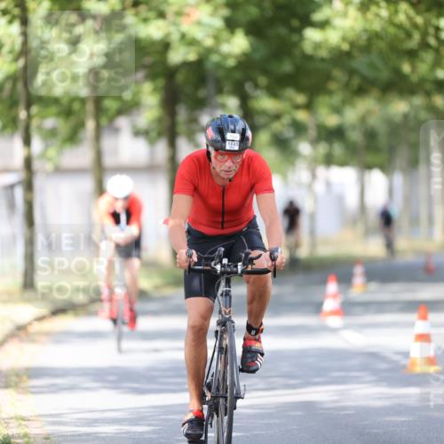 11.08.2024 - GEWOBA Citytriathlon Bremen H.Heesch http://msf.ph/oto/6778179 11.08.2024 11:46:30 Radfahren 703, 757, 768, 773, 839, 843, 942, 1040 meine-sportfotos.de