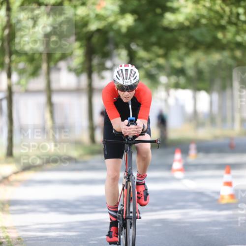 11.08.2024 - GEWOBA Citytriathlon Bremen H.Heesch http://msf.ph/oto/6778218 11.08.2024 11:46:32 Radfahren 703, 757, 768, 773, 798, 839, 843, 942, 1040 meine-sportfotos.de