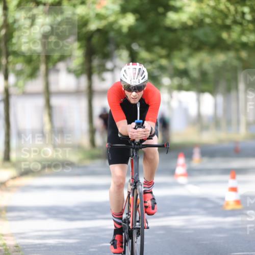 11.08.2024 - GEWOBA Citytriathlon Bremen H.Heesch http://msf.ph/oto/6778221 11.08.2024 11:46:32 Radfahren 703, 757, 768, 773, 798, 839, 843, 942, 1040 meine-sportfotos.de