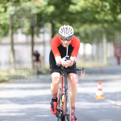 11.08.2024 - GEWOBA Citytriathlon Bremen H.Heesch http://msf.ph/oto/6778233 11.08.2024 11:46:32 Radfahren 703, 757, 768, 773, 798, 839, 843, 942, 1040 meine-sportfotos.de