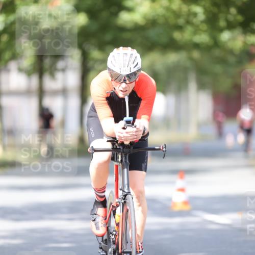 11.08.2024 - GEWOBA Citytriathlon Bremen H.Heesch http://msf.ph/oto/6778239 11.08.2024 11:46:32 Radfahren 703, 757, 768, 773, 798, 839, 843, 942, 1040 meine-sportfotos.de