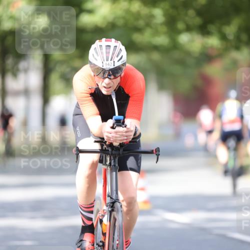 11.08.2024 - GEWOBA Citytriathlon Bremen H.Heesch http://msf.ph/oto/6778249 11.08.2024 11:46:33 Radfahren 703, 757, 768, 773, 798, 839, 843, 942, 1040 meine-sportfotos.de