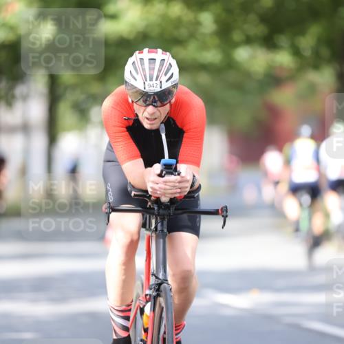 11.08.2024 - GEWOBA Citytriathlon Bremen H.Heesch http://msf.ph/oto/6778252 11.08.2024 11:46:33 Radfahren 703, 757, 768, 773, 798, 839, 843, 942, 1040 meine-sportfotos.de