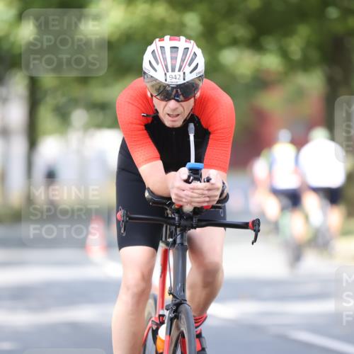 11.08.2024 - GEWOBA Citytriathlon Bremen H.Heesch http://msf.ph/oto/6778258 11.08.2024 11:46:33 Radfahren 703, 757, 768, 773, 798, 839, 843, 942, 1040 meine-sportfotos.de