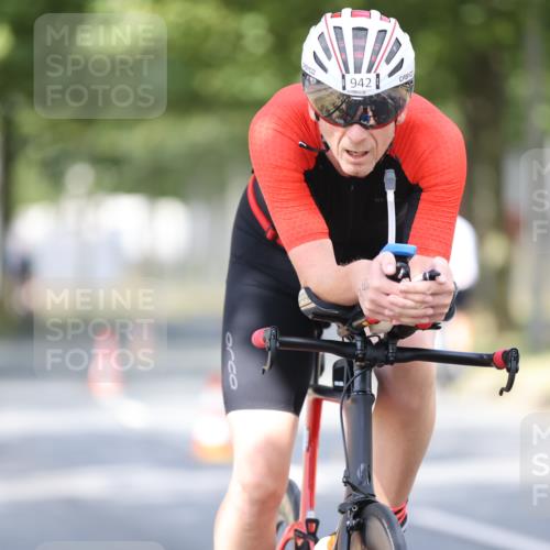 11.08.2024 - GEWOBA Citytriathlon Bremen H.Heesch http://msf.ph/oto/6778267 11.08.2024 11:46:33 Radfahren 703, 757, 768, 773, 798, 839, 843, 942, 1040 meine-sportfotos.de