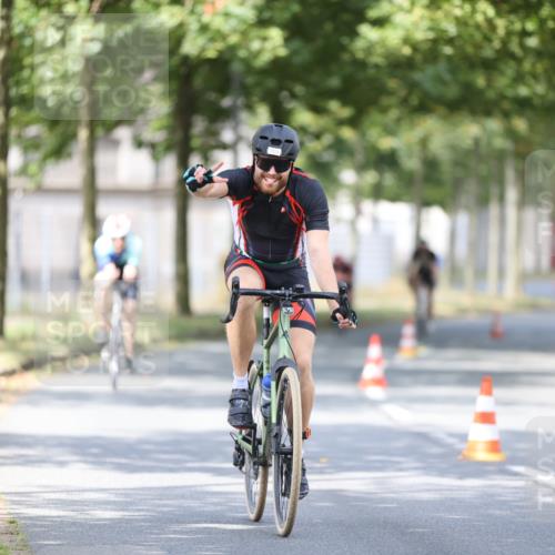 11.08.2024 - GEWOBA Citytriathlon Bremen H.Heesch http://msf.ph/oto/6778299 11.08.2024 11:46:36 Radfahren 703, 757, 768, 773, 798, 839, 843, 942, 1040 meine-sportfotos.de