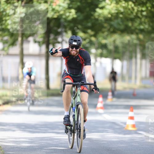 11.08.2024 - GEWOBA Citytriathlon Bremen H.Heesch http://msf.ph/oto/6778302 11.08.2024 11:46:36 Radfahren 703, 757, 768, 773, 798, 839, 843, 942, 1040 meine-sportfotos.de