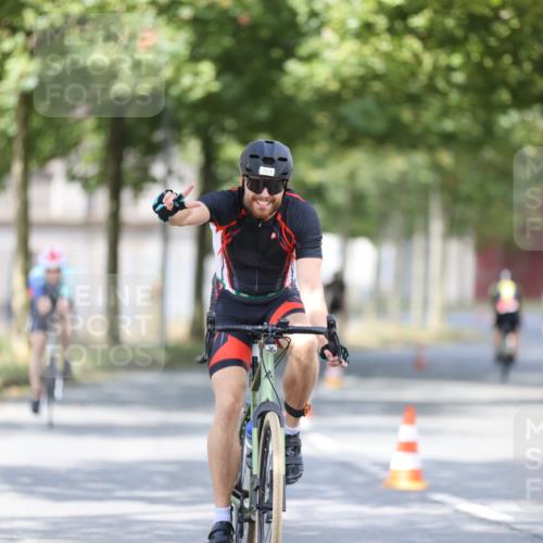 11.08.2024 - GEWOBA Citytriathlon Bremen H.Heesch http://msf.ph/oto/6778315 11.08.2024 11:46:37 Radfahren 703, 757, 768, 773, 798, 839, 843, 942, 1040 meine-sportfotos.de