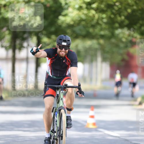 11.08.2024 - GEWOBA Citytriathlon Bremen H.Heesch http://msf.ph/oto/6778320 11.08.2024 11:46:37 Radfahren 703, 757, 768, 773, 798, 839, 843, 942, 1040 meine-sportfotos.de