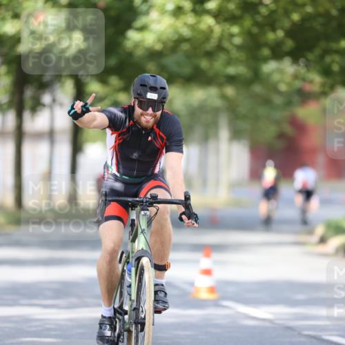 11.08.2024 - GEWOBA Citytriathlon Bremen H.Heesch http://msf.ph/oto/6778323 11.08.2024 11:46:37 Radfahren 703, 757, 768, 773, 798, 839, 843, 942, 1040 meine-sportfotos.de