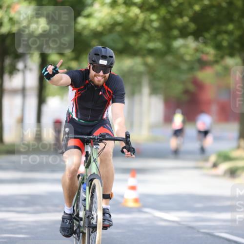 11.08.2024 - GEWOBA Citytriathlon Bremen H.Heesch http://msf.ph/oto/6778326 11.08.2024 11:46:37 Radfahren 703, 757, 768, 773, 798, 839, 843, 942, 1040 meine-sportfotos.de