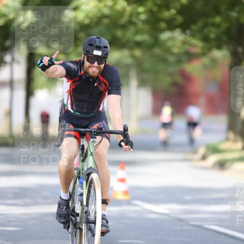 11.08.2024 - GEWOBA Citytriathlon Bremen H.Heesch http://msf.ph/oto/6778329 11.08.2024 11:46:37 Radfahren 703, 757, 768, 773, 798, 839, 843, 942, 1040 meine-sportfotos.de