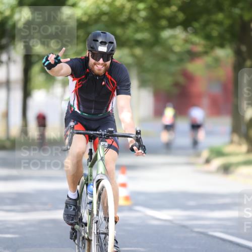 11.08.2024 - GEWOBA Citytriathlon Bremen H.Heesch http://msf.ph/oto/6778331 11.08.2024 11:46:37 Radfahren 703, 757, 768, 773, 798, 839, 843, 942, 1040 meine-sportfotos.de