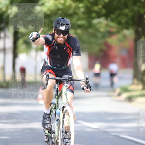 11.08.2024 - GEWOBA Citytriathlon Bremen H.Heesch http://msf.ph/oto/6778334 11.08.2024 11:46:37 Radfahren 703, 757, 768, 773, 798, 839, 843, 942, 1040 meine-sportfotos.de