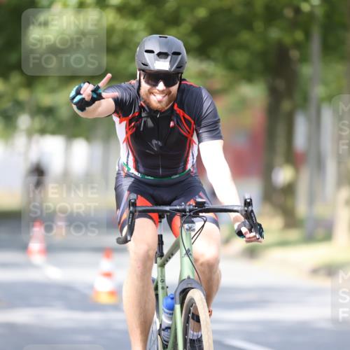 11.08.2024 - GEWOBA Citytriathlon Bremen H.Heesch http://msf.ph/oto/6778349 11.08.2024 11:46:37 Radfahren 703, 757, 768, 773, 798, 839, 843, 942, 1040 meine-sportfotos.de
