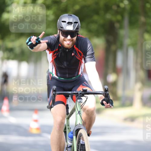 11.08.2024 - GEWOBA Citytriathlon Bremen H.Heesch http://msf.ph/oto/6778352 11.08.2024 11:46:37 Radfahren 703, 757, 768, 773, 798, 839, 843, 942, 1040 meine-sportfotos.de