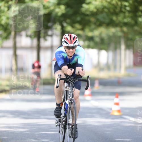 11.08.2024 - GEWOBA Citytriathlon Bremen H.Heesch http://msf.ph/oto/6778385 11.08.2024 11:46:39 Radfahren 703, 768, 773, 798, 843, 942, 1040 meine-sportfotos.de