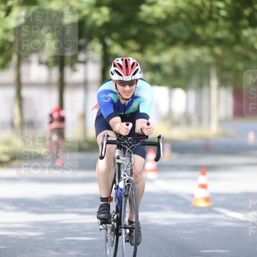 11.08.2024 - GEWOBA Citytriathlon Bremen H.Heesch http://msf.ph/oto/6778388 11.08.2024 11:46:39 Radfahren 703, 768, 773, 798, 843, 942, 1040 meine-sportfotos.de