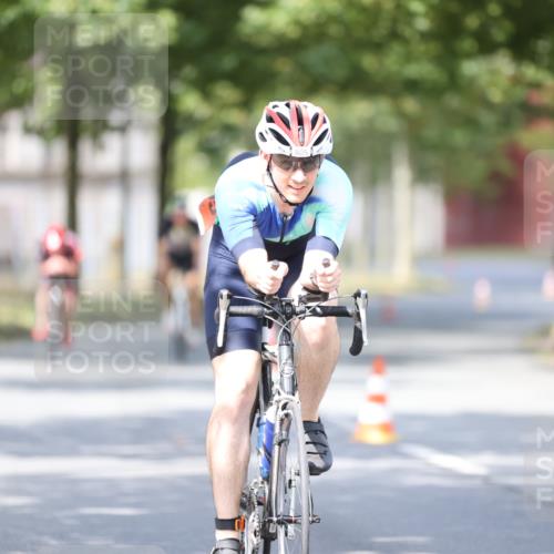 11.08.2024 - GEWOBA Citytriathlon Bremen H.Heesch http://msf.ph/oto/6778401 11.08.2024 11:46:40 Radfahren 703, 768, 773, 798, 843, 942, 1040 meine-sportfotos.de