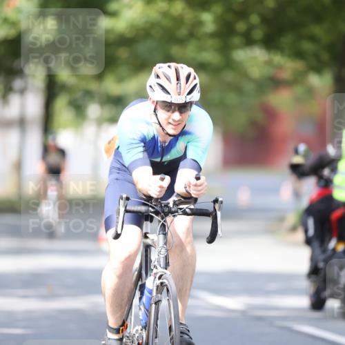 11.08.2024 - GEWOBA Citytriathlon Bremen H.Heesch http://msf.ph/oto/6778411 11.08.2024 11:46:40 Radfahren 703, 768, 773, 798, 843, 942, 1040 meine-sportfotos.de