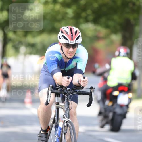 11.08.2024 - GEWOBA Citytriathlon Bremen H.Heesch http://msf.ph/oto/6778417 11.08.2024 11:46:40 Radfahren 703, 768, 773, 798, 843, 942, 1040 meine-sportfotos.de