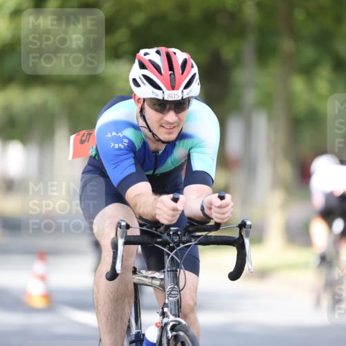 11.08.2024 - GEWOBA Citytriathlon Bremen H.Heesch http://msf.ph/oto/6778429 11.08.2024 11:46:40 Radfahren 703, 768, 773, 798, 843, 942, 1040 meine-sportfotos.de