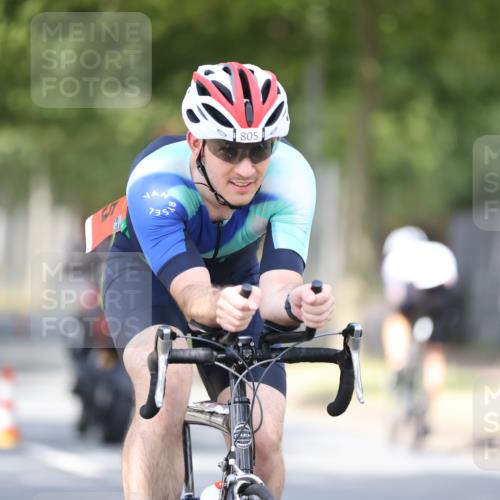 11.08.2024 - GEWOBA Citytriathlon Bremen H.Heesch http://msf.ph/oto/6778432 11.08.2024 11:46:40 Radfahren 703, 768, 773, 798, 843, 942, 1040 meine-sportfotos.de