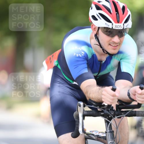 11.08.2024 - GEWOBA Citytriathlon Bremen H.Heesch http://msf.ph/oto/6778447 11.08.2024 11:46:40 Radfahren 703, 768, 773, 798, 843, 942, 1040 meine-sportfotos.de