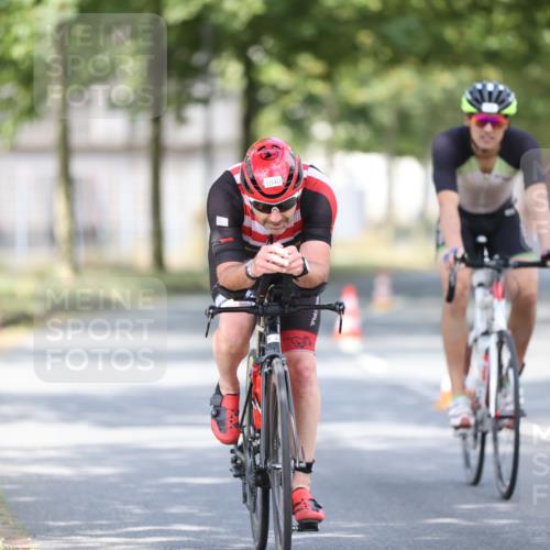 11.08.2024 - GEWOBA Citytriathlon Bremen H.Heesch http://msf.ph/oto/6778470 11.08.2024 11:46:42 Radfahren 703, 768, 798, 942, 1040 meine-sportfotos.de