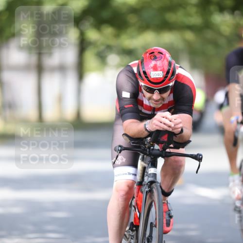 11.08.2024 - GEWOBA Citytriathlon Bremen H.Heesch http://msf.ph/oto/6778497 11.08.2024 11:46:43 Radfahren 703, 798, 903, 942, 1040 meine-sportfotos.de