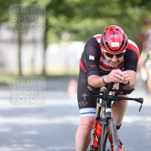 11.08.2024 - GEWOBA Citytriathlon Bremen H.Heesch http://msf.ph/oto/6778504 11.08.2024 11:46:43 Radfahren 703, 798, 903, 942, 1040 meine-sportfotos.de