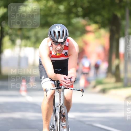 11.08.2024 - GEWOBA Citytriathlon Bremen H.Heesch http://msf.ph/oto/6778544 11.08.2024 11:46:56 Radfahren 798, 903 meine-sportfotos.de
