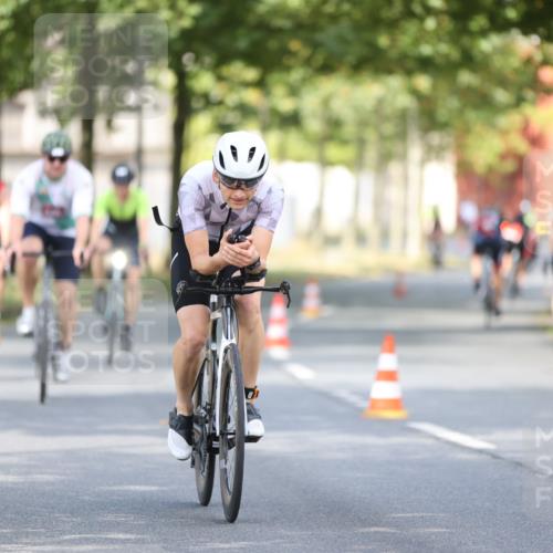 11.08.2024 - GEWOBA Citytriathlon Bremen H.Heesch http://msf.ph/oto/6778606 11.08.2024 11:47:19 Radfahren 752, 779, 800, 860, 864, 865 meine-sportfotos.de