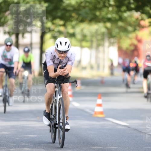 11.08.2024 - GEWOBA Citytriathlon Bremen H.Heesch http://msf.ph/oto/6778610 11.08.2024 11:47:19 Radfahren 752, 779, 800, 860, 864, 865 meine-sportfotos.de
