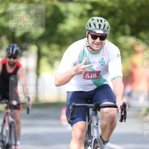 11.08.2024 - GEWOBA Citytriathlon Bremen H.Heesch http://msf.ph/oto/6778665 11.08.2024 11:47:21 Radfahren 752, 779, 800, 860, 864, 865 meine-sportfotos.de