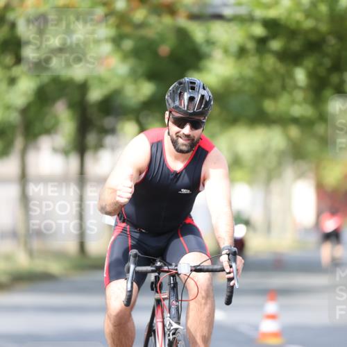 11.08.2024 - GEWOBA Citytriathlon Bremen H.Heesch http://msf.ph/oto/6778676 11.08.2024 11:47:22 Radfahren 752, 779, 800, 860, 864, 865 meine-sportfotos.de
