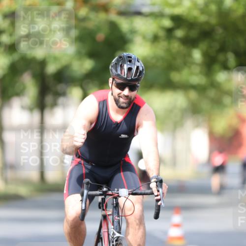 11.08.2024 - GEWOBA Citytriathlon Bremen H.Heesch http://msf.ph/oto/6778679 11.08.2024 11:47:22 Radfahren 752, 779, 800, 860, 864, 865 meine-sportfotos.de