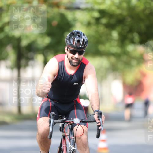 11.08.2024 - GEWOBA Citytriathlon Bremen H.Heesch http://msf.ph/oto/6778684 11.08.2024 11:47:22 Radfahren 752, 779, 800, 860, 864, 865 meine-sportfotos.de