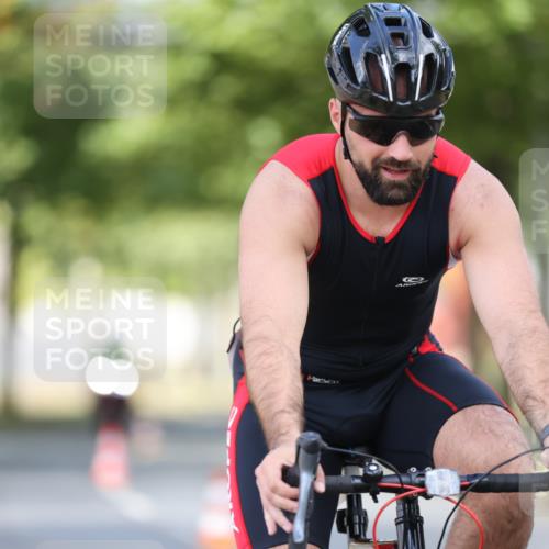 11.08.2024 - GEWOBA Citytriathlon Bremen H.Heesch http://msf.ph/oto/6778729 11.08.2024 11:47:22 Radfahren 752, 779, 800, 860, 864, 865 meine-sportfotos.de